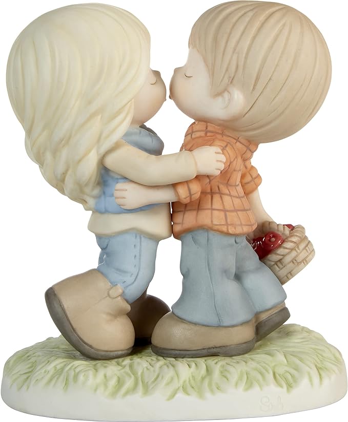 Precious Moments 'You're the apple of my eye' Porcelain Figurine 211021