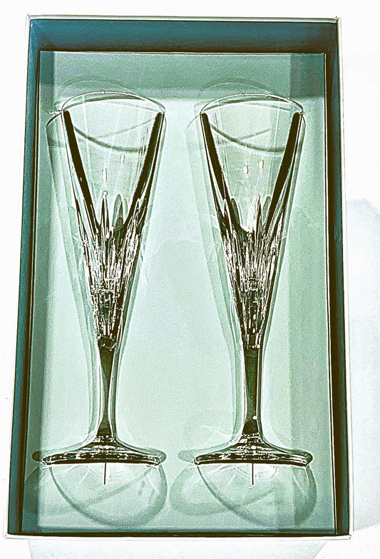 Vera Wang Duchesse Toasting Flutes Crystal pair by Wedgwood