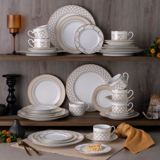 Noritake Eternal Palace Gold 40 piece dinner set
