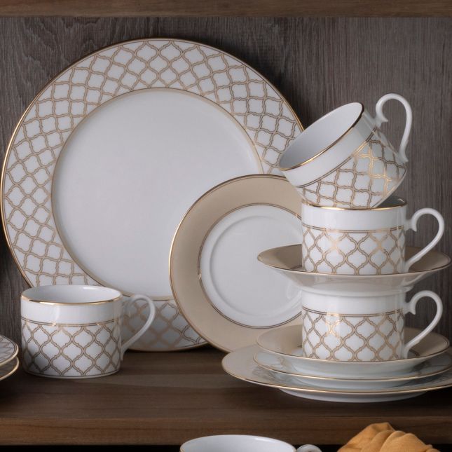 Noritake Eternal Palace Gold 40 piece dinner set