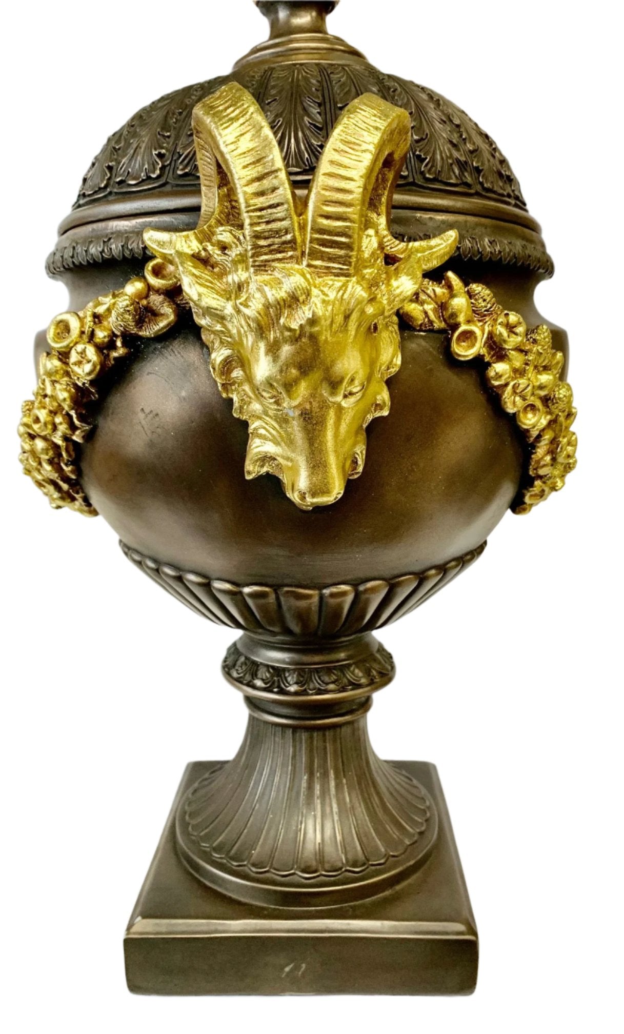 Fair vase with cover bronze finish, 35cm X 26cm X 51cm - Royal Gift